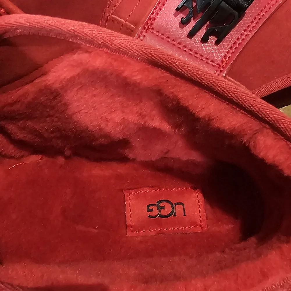 Ugg Neumel Boot Snapback Samba Red